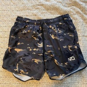 Mens large Hyperactive training shorts